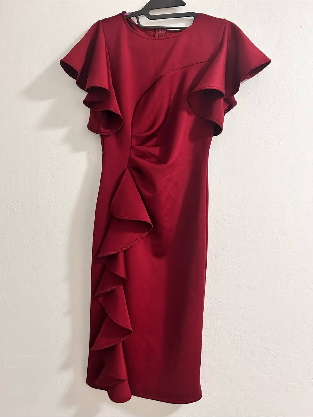 Elegant Women's Burgundy Ruffle Sheath Dress